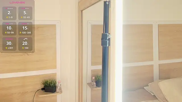 Snapshot of ValeryCortezm chatting on 9, 10, 2025 ValeryCortezm online show from 9, 10, 2025