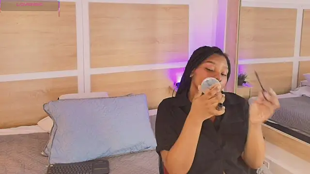 Snapshot of ValeryCortezm chatting on 30, 10, 2025 ValeryCortezm online show from 30, 10, 2025