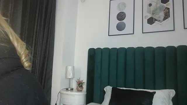 VictoriaQueen Fg online show from 2, 10, 2025