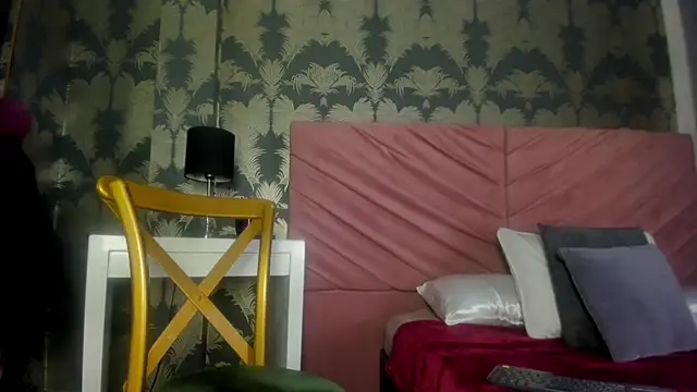 VictoriaQueen Fg online show from 3, 12, 2025