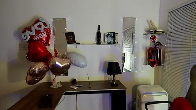 xxKamadevaxx online show from 20, 2, 2026