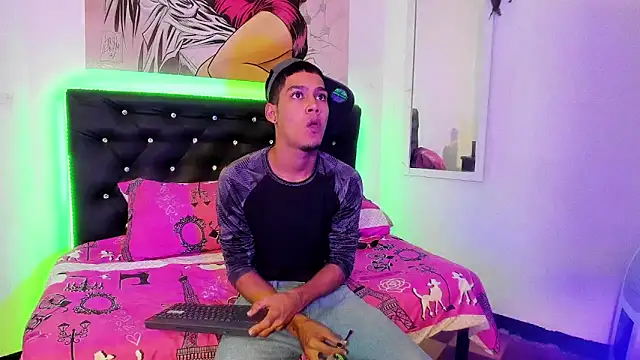 Snapshot of xxKamadevaxx chatting on 18, 11, 2025 xxKamadevaxx online show from 18, 11, 2025