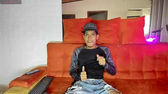 Snapshot of xxKamadevaxx chatting on 27, 10, 2025 xxKamadevaxx online show from 27, 10, 2025