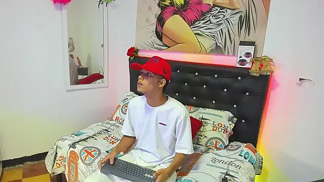 Snapshot of xxKamadevaxx chatting on 6, 10, 2025 xxKamadevaxx online show from 6, 10, 2025