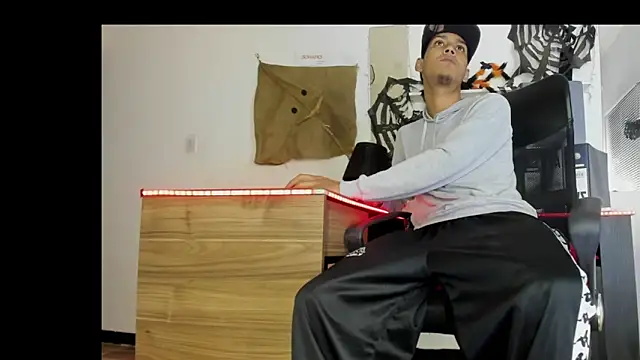 Snapshot of xxKamadevaxx chatting on 26, 10, 2025 xxKamadevaxx online show from 26, 10, 2025