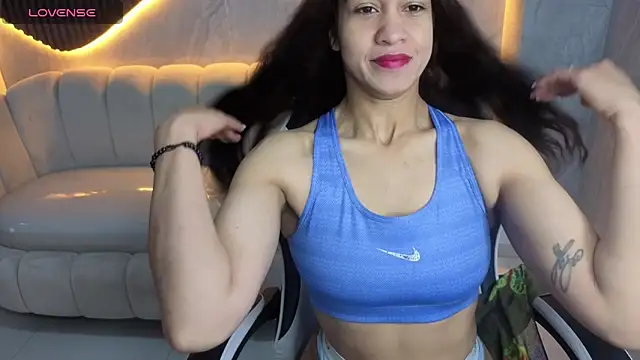 Snapshot of Maia_Tx chatting on 17, 10, 2025 Maia Tx online show from 17, 10, 2025