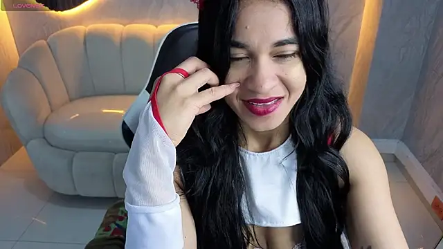 Snapshot of Maia_Tx chatting on 14, 11, 2025 Maia Tx online show from 14, 11, 2025