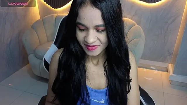 Snapshot of Maia_Tx chatting on 24, 10, 2025 Maia Tx online show from 24, 10, 2025