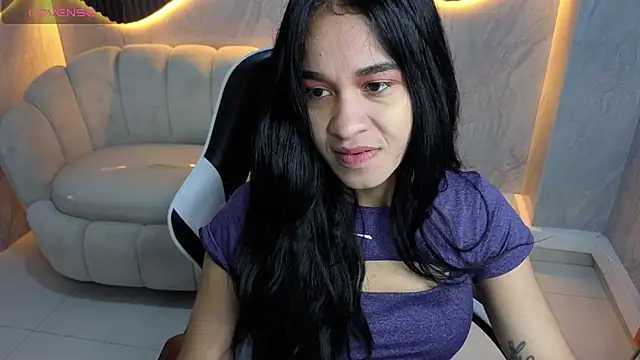 Snapshot of Maia_Tx chatting on 27, 10, 2025 Maia Tx online show from 27, 10, 2025