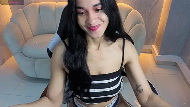 Snapshot of Maia_Tx chatting on 9, 11, 2025 Maia Tx online show from 9, 11, 2025