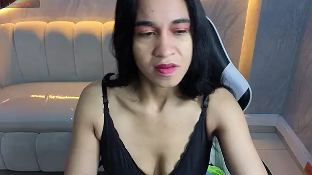 Snapshot of Maia_Tx chatting on 8, 11, 2025 Maia Tx online show from 8, 11, 2025