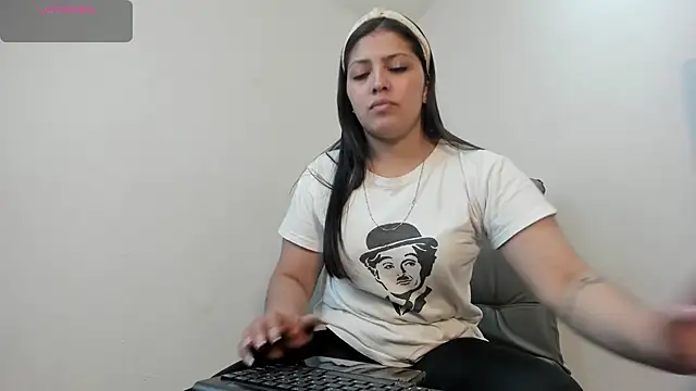 Shantal  G online show from 1, 12, 2025