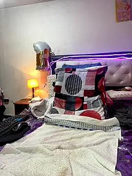 Emma  Fox  online show from 2, 10, 2025