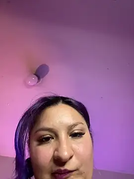 Emma  Fox  online show from 5, 11, 2025