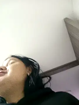 April Becker online show from 20, 12, 2025