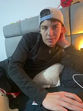 Snapshot of NaytonFreeman chatting on 5, 2, 2026 NaytonFreeman online show from 5, 2, 2026