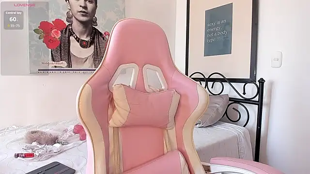 Lhia  online show from 30, 9, 2025