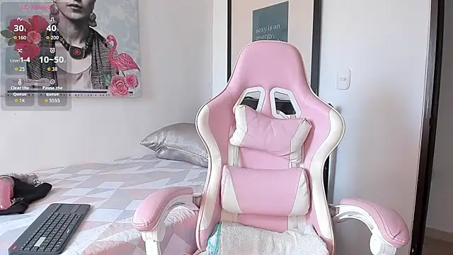 Lhia  online show from 6, 10, 2025