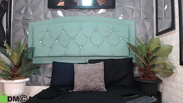 sheyla  ebony online show from 17, 10, 2025