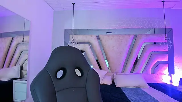 Snapshot of MariaFlowers chatting on 22, 10, 2025 MariaFlowers online show from 22, 10, 2025