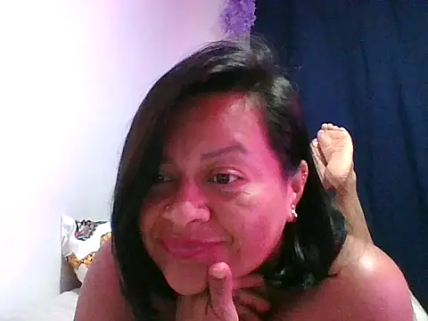 adri89-g online show from 16, 10, 2025