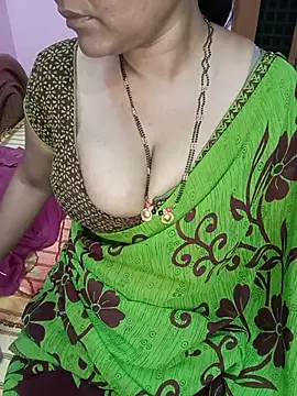 Snapshot of KannadaTamilTeluguBeauty chatting on 19, 6, 2026 KannadaTamilTeluguBeauty online show from 19, 6, 2026