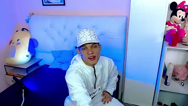 Snapshot of EL_VENEZOLANO_22CM chatting on 3, 10, 2025 EL VENEZOLANO 22CM online show from 3, 10, 2025