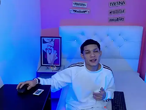 Snapshot of EL_VENEZOLANO_22CM chatting on 18, 9, 2025 EL VENEZOLANO 22CM online show from 18, 9, 2025