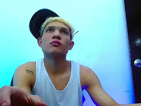 Snapshot of EL_VENEZOLANO_22CM chatting on 25, 11, 2025 EL VENEZOLANO 22CM online show from 25, 11, 2025