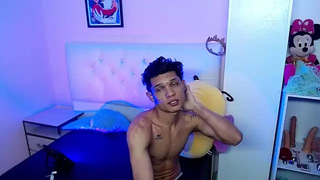 Snapshot of EL_VENEZOLANO_22CM chatting on 27, 9, 2025 EL VENEZOLANO 22CM online show from 27, 9, 2025