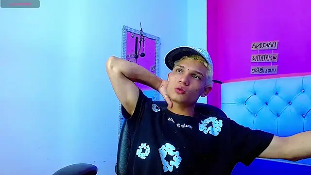 Snapshot of EL_VENEZOLANO_22CM chatting on 9, 10, 2025 EL VENEZOLANO 22CM online show from 9, 10, 2025