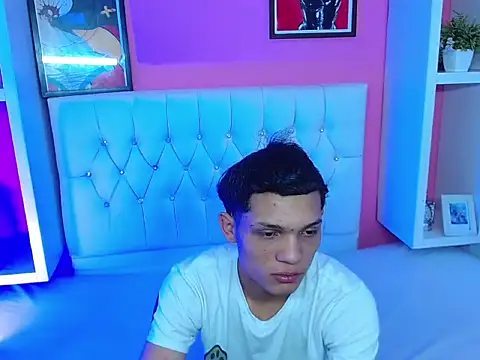 Snapshot of EL_VENEZOLANO_22CM chatting on 21, 9, 2025 EL VENEZOLANO 22CM online show from 21, 9, 2025