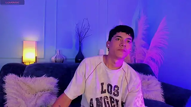 SandroVeyra online show from 4, 11, 2025