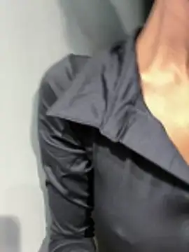 AishaValcazar online show from 8, 4, 2026