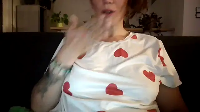 Snapshot of samantaatw chatting on 25, 9, 2025 samantaatw online show from 25, 9, 2025