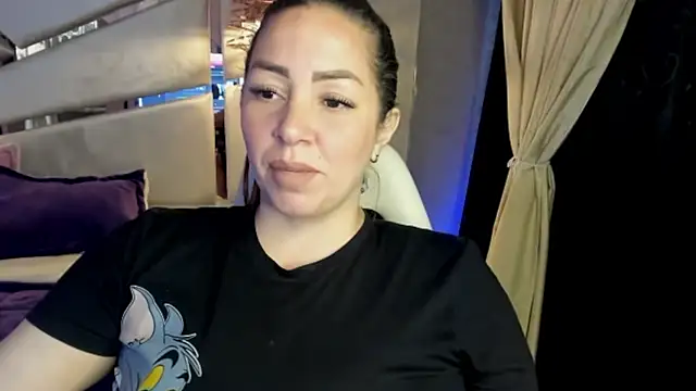 alexiaystive3 online show from 1, 10, 2025