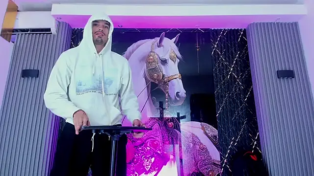 Iam Steven online show from 10, 11, 2025