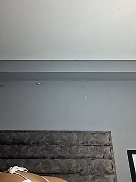 Aliciabloom online show from 4, 11, 2025