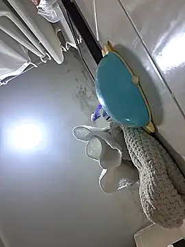 Aliciabloom online show from 6, 11, 2025