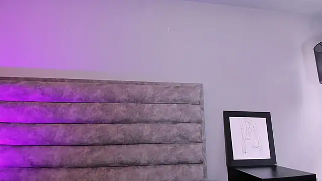 Aliciabloom online show from 7, 10, 2025