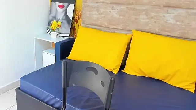 Snapshot of ElianaCollins chatting on 10, 11, 2025 ElianaCollins online show from 10, 11, 2025