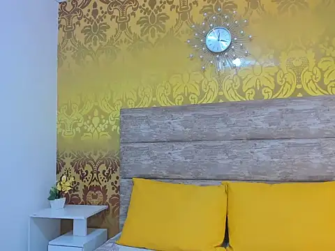 Snapshot of ElianaCollins chatting on 22, 12, 2025 ElianaCollins online show from 22, 12, 2025