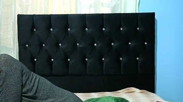 Sullyoonn online show from 12, 10, 2025