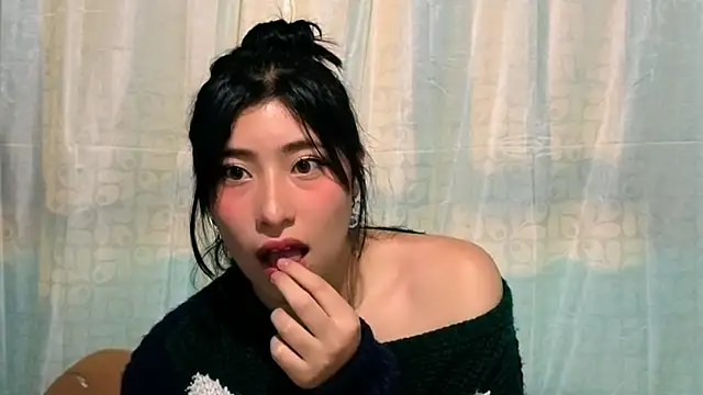 Sullyoonn online show from 7, 11, 2025