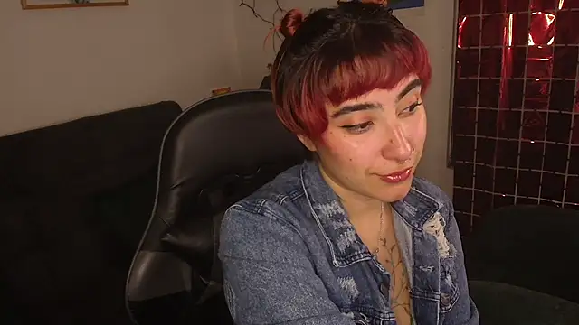 Snapshot of Miacatsito3 chatting on 13, 2, 2026 Miacatsito3 online show from 13, 2, 2026