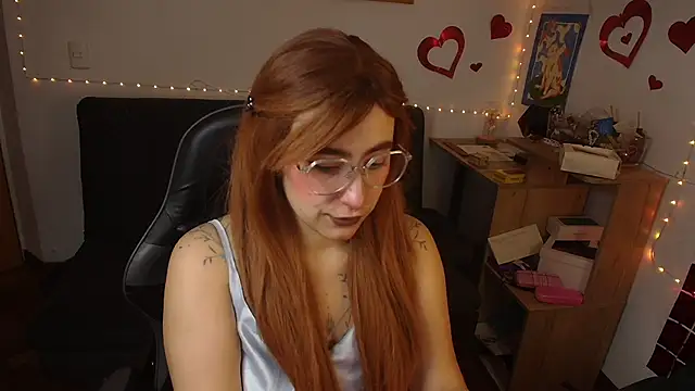 Miacatsito3 online show from 19, 5, 2026