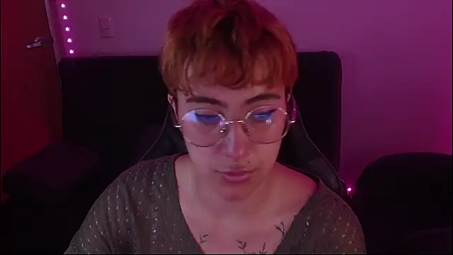 Miacatsito3 online show from 1, 10, 2025