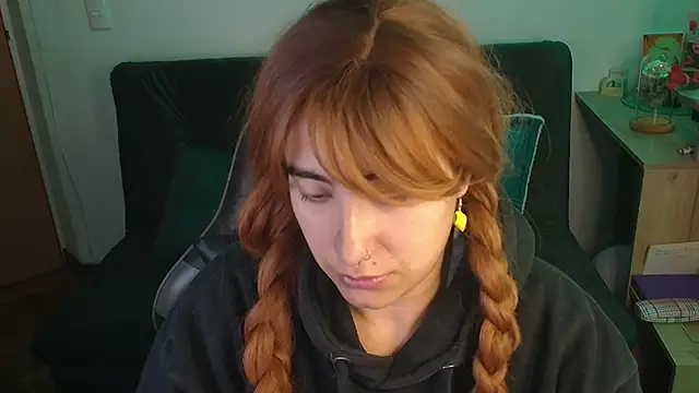 Snapshot of Miacatsito3 chatting on 23, 12, 2025 Miacatsito3 online show from 23, 12, 2025