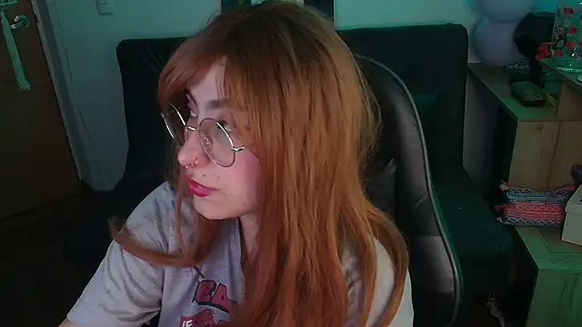 Miacatsito3 online show from 21, 11, 2025