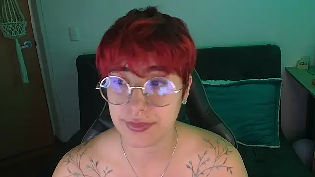 Snapshot of Miacatsito3 chatting on 20, 12, 2025 Miacatsito3 online show from 20, 12, 2025